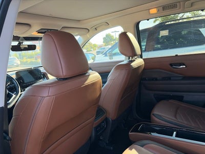2023 Nissan Pathfinder Platinum