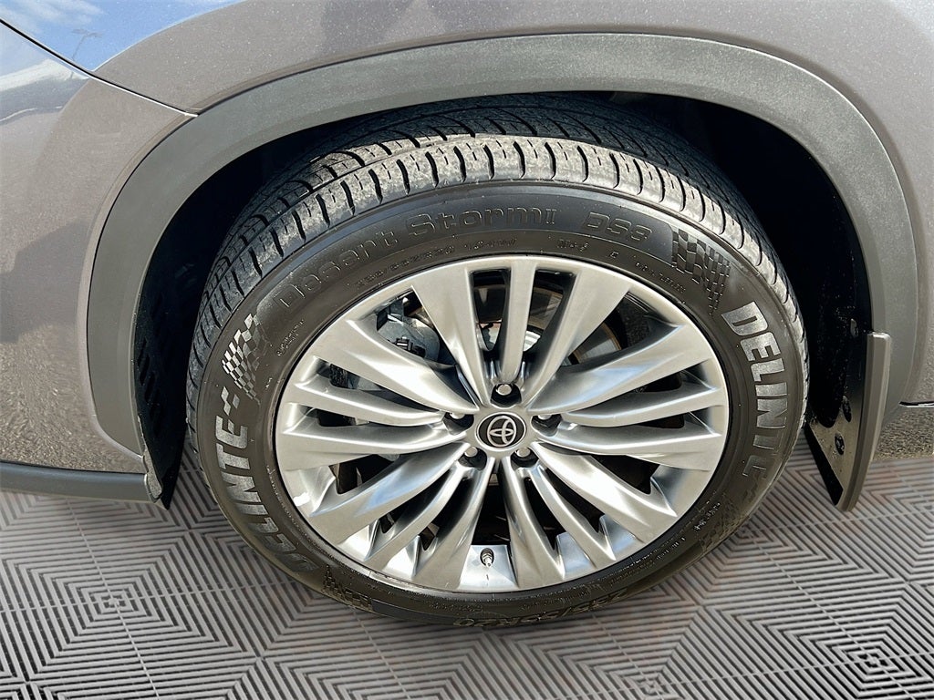 2023 Toyota Highlander Platinum