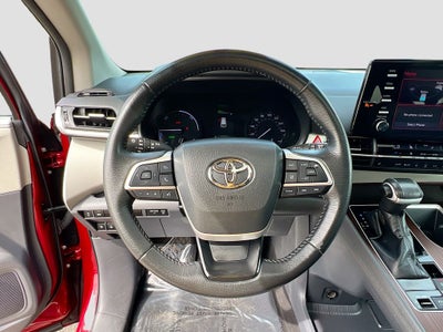2023 Toyota Sienna XLE 7 Passenger