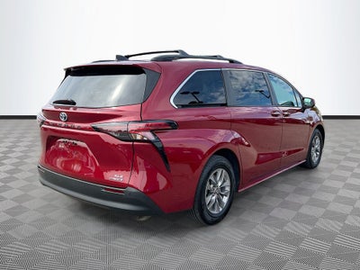 2023 Toyota Sienna XLE 7 Passenger