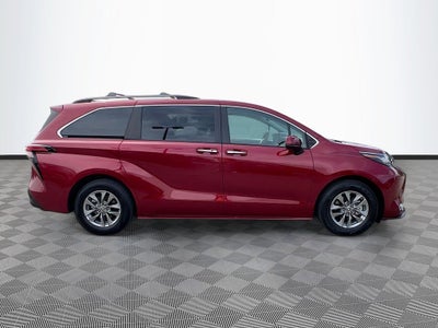 2023 Toyota Sienna XLE 7 Passenger