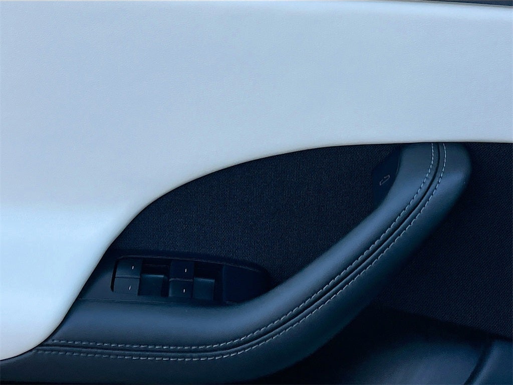 2022 Tesla Model S Base