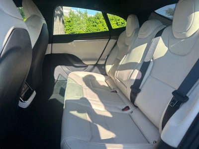 2022 Tesla Model S Base