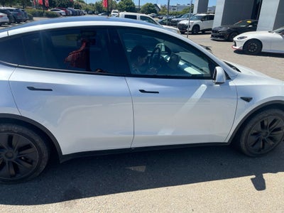 2025 Tesla Model Y Long Range
