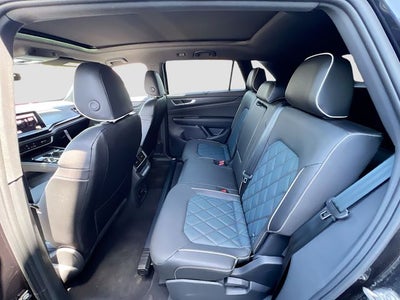 2024 Volkswagen Atlas Cross Sport 2.0T SEL Premium R-Line