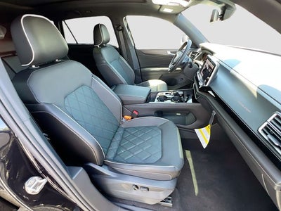 2024 Volkswagen Atlas Cross Sport 2.0T SEL Premium R-Line