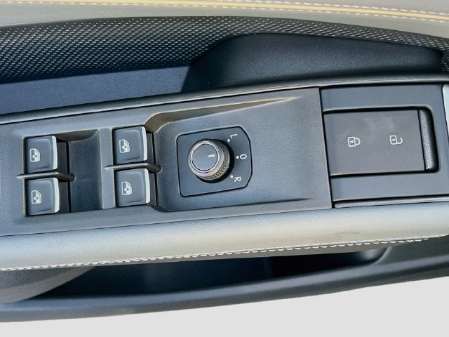 2027 Volkswagen Atlas 2.0T SE w/ Technology