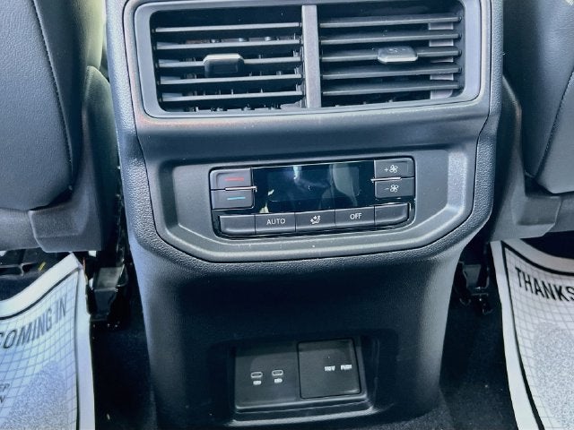 2027 Volkswagen Atlas 2.0T SE w/ Technology