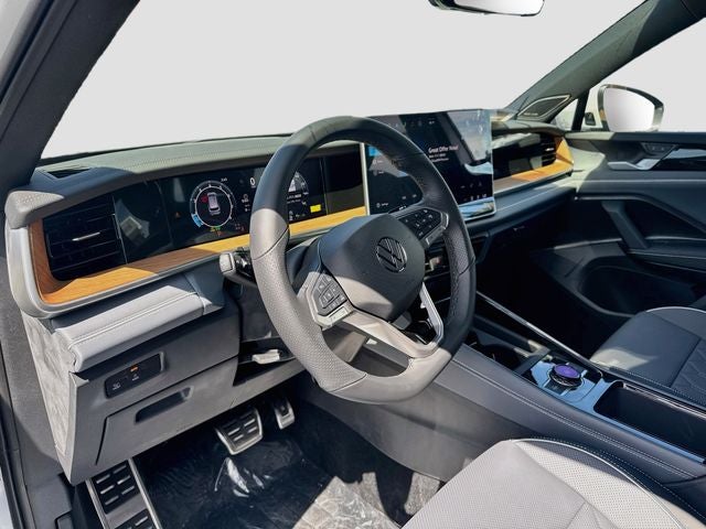 2026 Volkswagen Tiguan 2.0T SEL R-Line Turbo