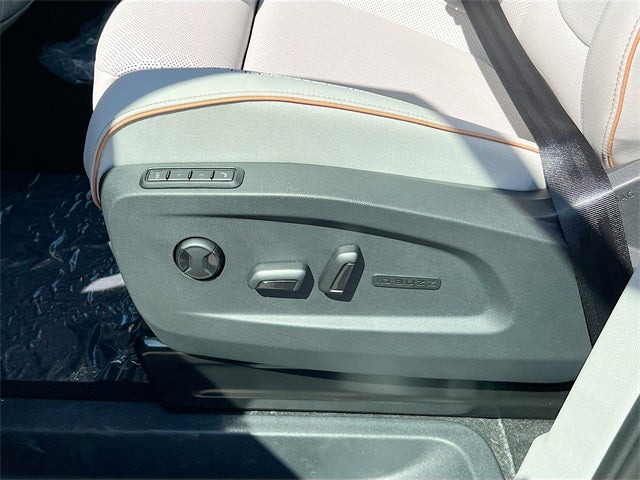 2025 Volkswagen ID. Buzz Pro S Plus