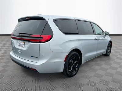 2022 Chrysler Pacifica Hybrid Limited