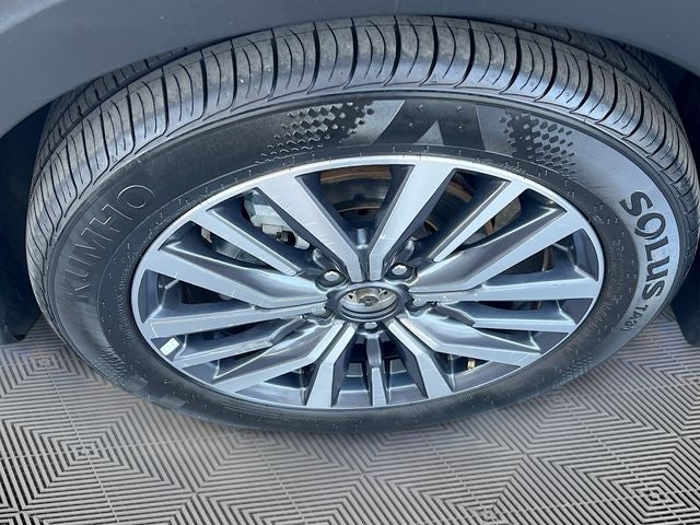 2022 Nissan Kicks SV