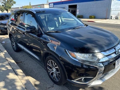 2017 Mitsubishi Outlander Base