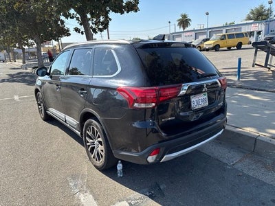 2017 Mitsubishi Outlander Base