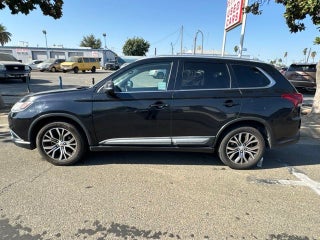 2017 Mitsubishi Outlander Base