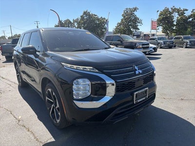 2022 Mitsubishi Outlander ES