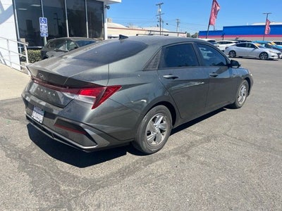 2025 Hyundai Elantra SE