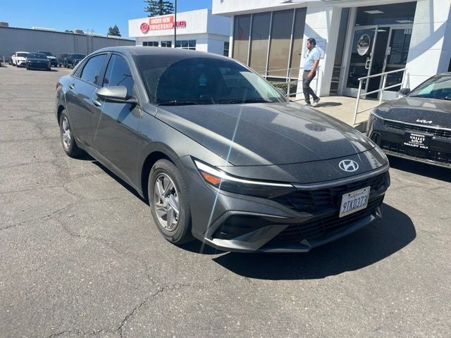 2025 Hyundai Elantra SE